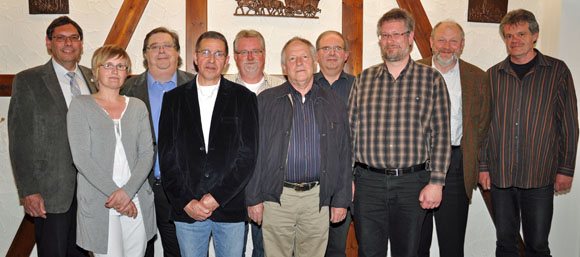 Neuer Vorstand der FWG Ehringshausen v.l. Hans-Jürgen Kunz, Mareike Malo, Erich Kuhlmann, Hans-Jürgen Claassen, Gerhard Obitz, Walter Hörbel, Michael Hardt, Hartut Hubert, Werner Krause und Karl-Heinz Eckhardt. Neuer Vorstand der FWG Ehringshausen v.l. Hans-Jürgen Kunz, Mareike Malo, Erich Kuhlmann, Hans-Jürgen Claassen, Gerhard Obitz, Walter Hörbel, Michael Hardt, Hartut Hubert, Werner Krause und Karl-Heinz Eckhardt.