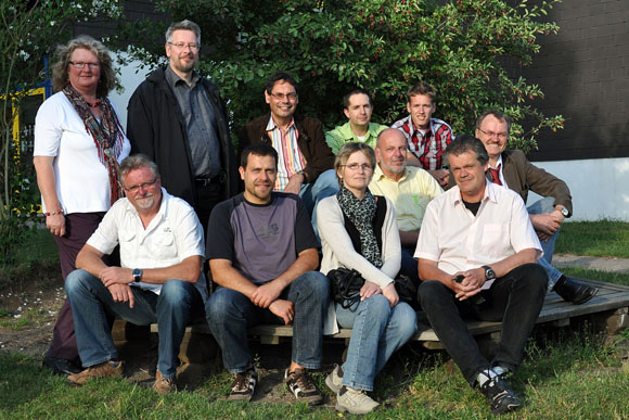 v.l. Kindergärtnerin C. Obitz, Gerhard Obitz, Hartmut Hubert, Stefan Kern, Hans-Jürgen Kunz, Mareike Malo, Holger Claassen, Gerhard Schmidt, Timo Gröf, Karl-Heinz Eckhardt und Willibald Schlagbaum. v.l. Kindergärtnerin C. Obitz, Gerhard Obitz, Hartmut Hubert, Stefan Kern, Hans-Jürgen Kunz, Mareike Malo, Holger Claassen, Gerhard Schmidt, Timo Gröf, Karl-Heinz Eckhardt und Willibald Schlagbaum.